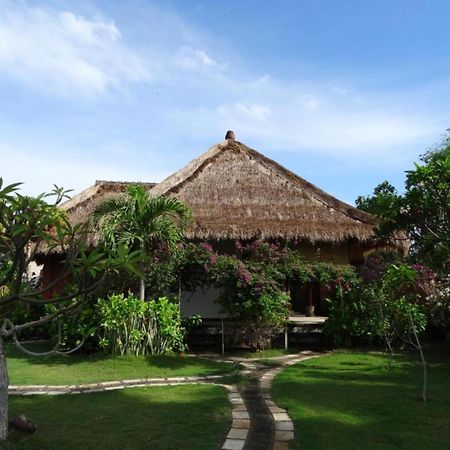 Sunia Loka Bungalows & Dive Center Pemuteran Exteriör bild