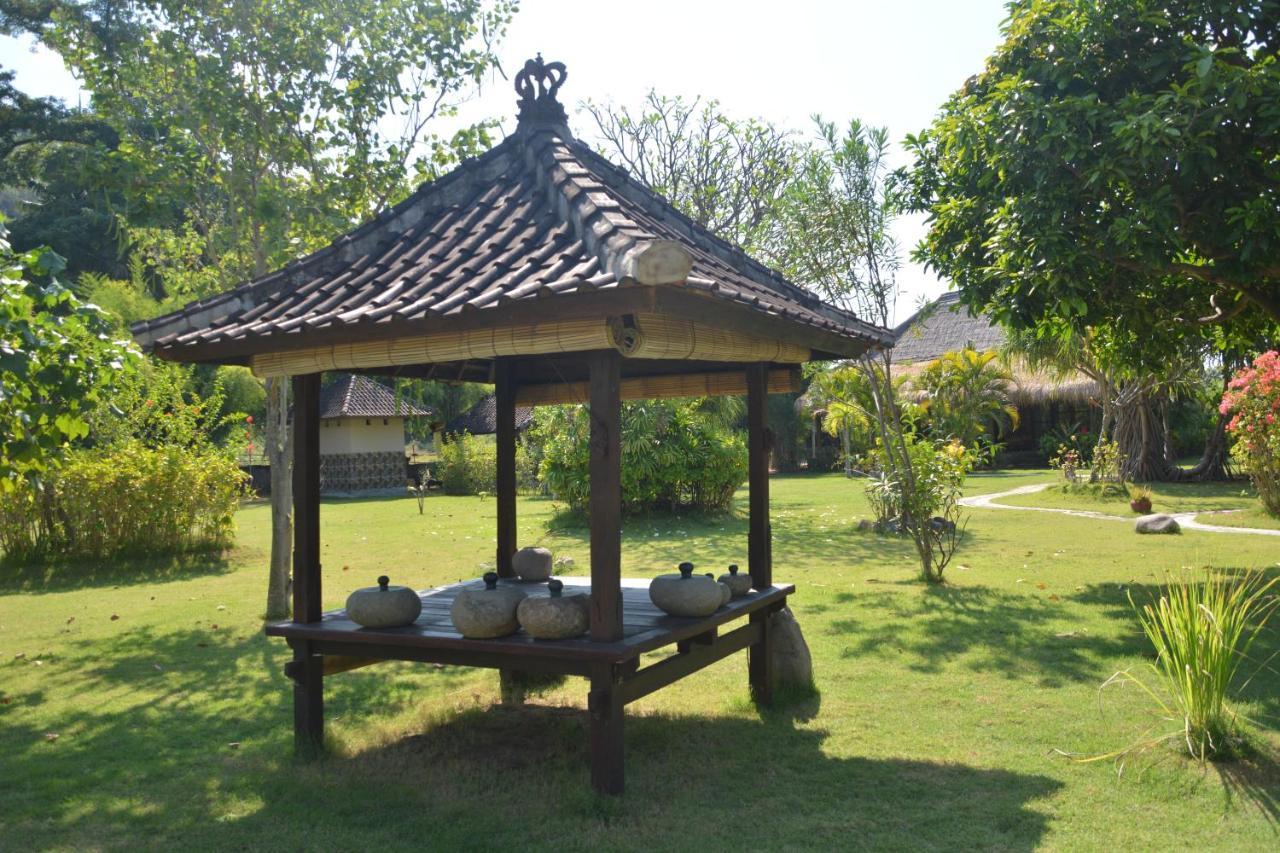 Sunia Loka Bungalows & Dive Center Pemuteran Exteriör bild