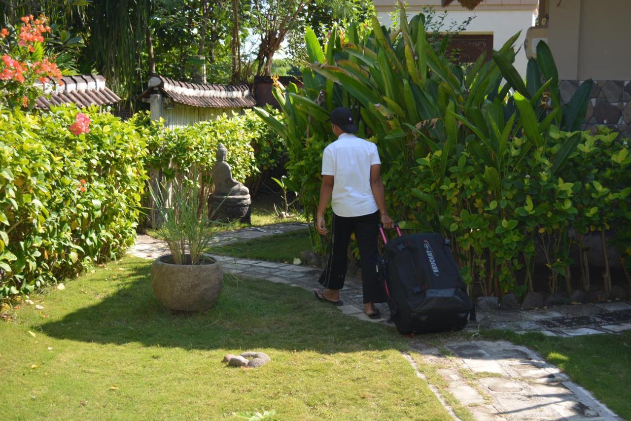 Sunia Loka Bungalows & Dive Center Pemuteran Exteriör bild