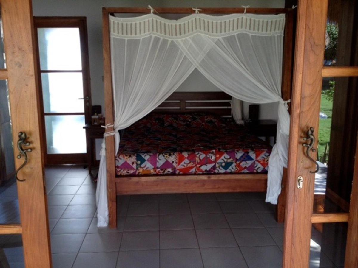 Sunia Loka Bungalows & Dive Center Pemuteran Rum bild