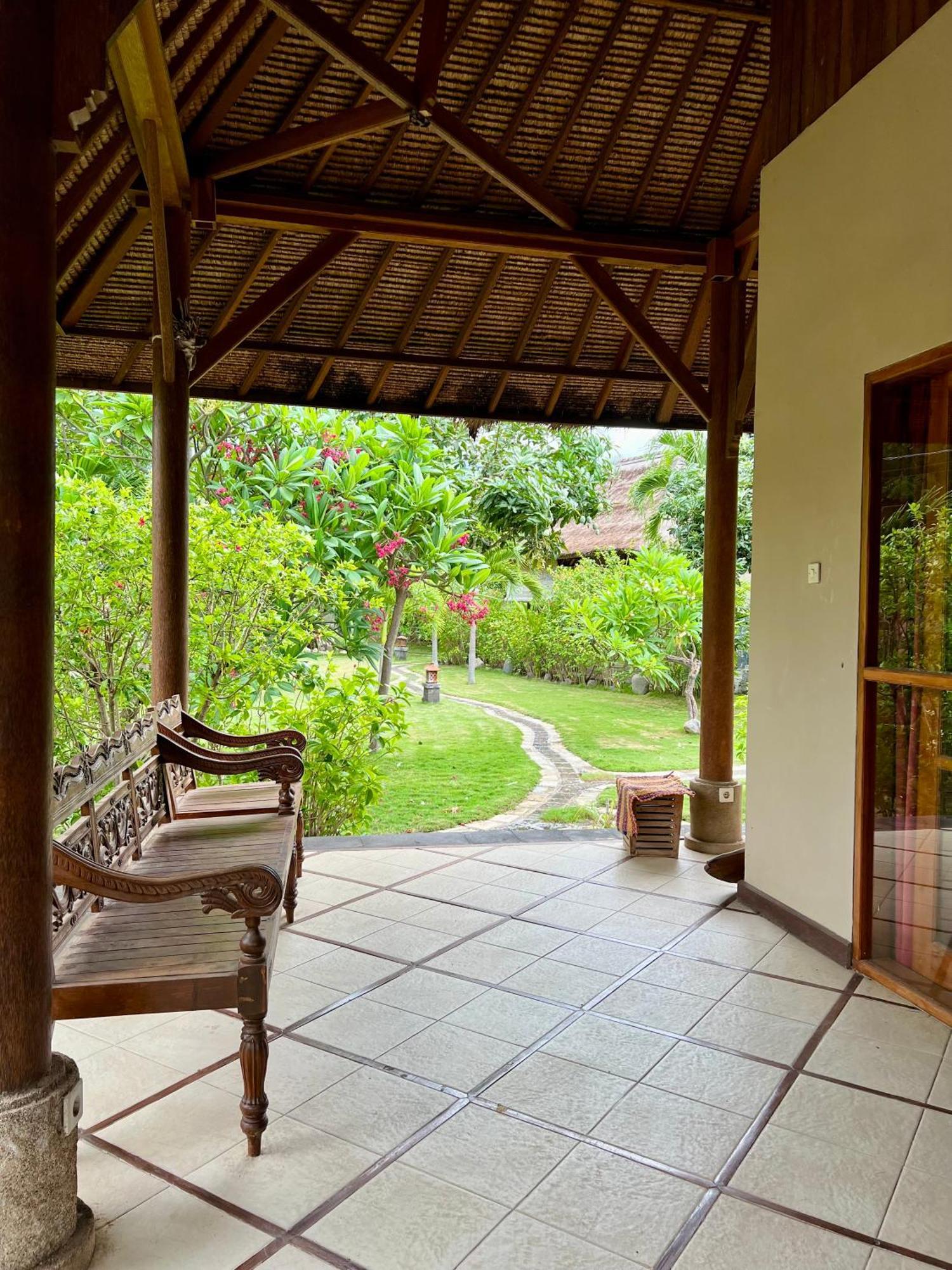 Sunia Loka Bungalows & Dive Center Pemuteran Exteriör bild