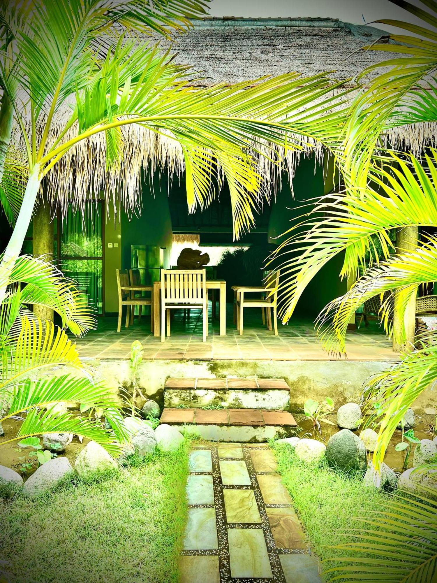 Sunia Loka Bungalows & Dive Center Pemuteran Exteriör bild