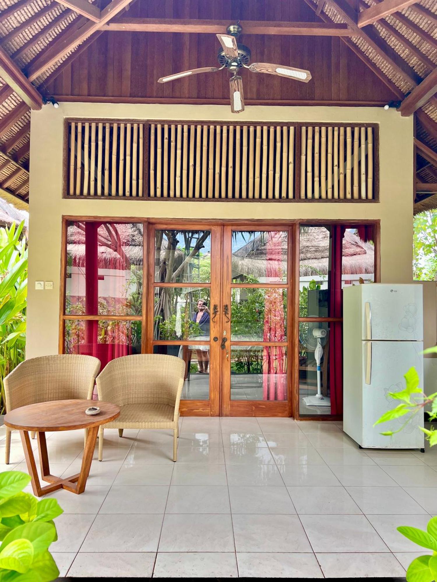 Sunia Loka Bungalows & Dive Center Pemuteran Exteriör bild