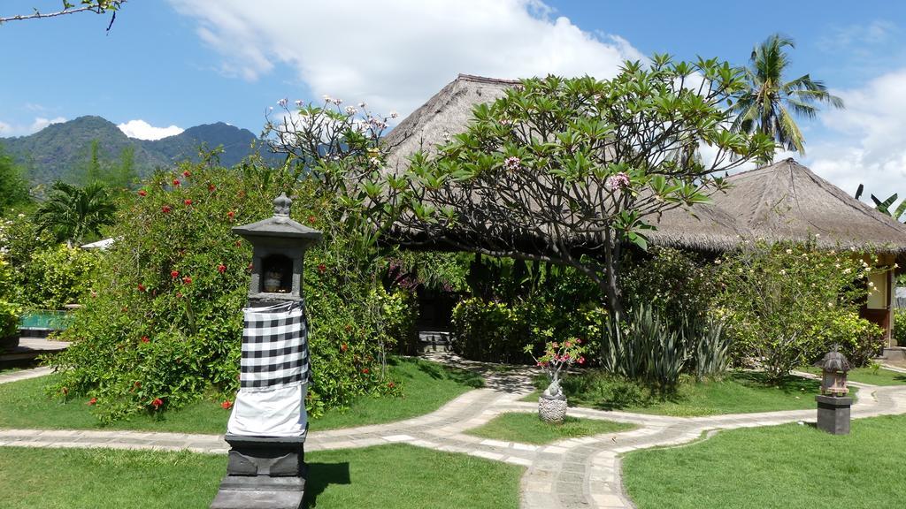 Sunia Loka Bungalows & Dive Center Pemuteran Exteriör bild