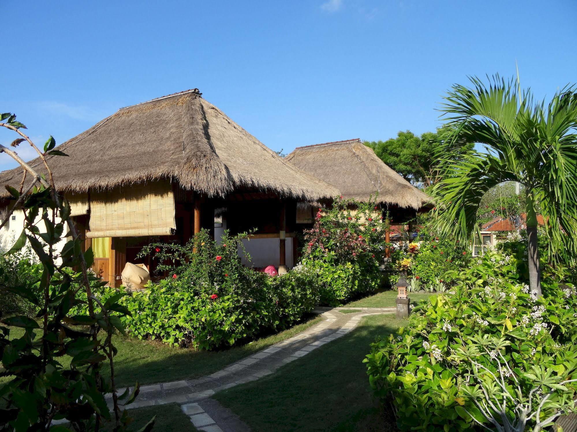 Sunia Loka Bungalows & Dive Center Pemuteran Exteriör bild